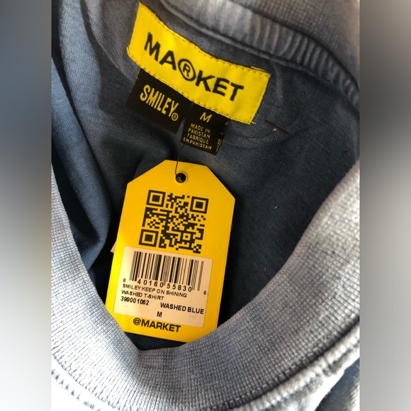 NWT Market Puff Print Smiley Keep On Smiling Washed Blue Tee - Size M - Picture 3 of 5